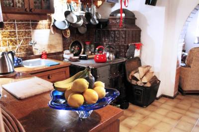 Chalúpka - kuchyňa, Chalúpka • The Cottage, Jedľové Kostoľany