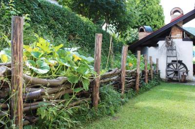 Záhrada, Chalúpka • The Cottage, Jedľové Kostoľany