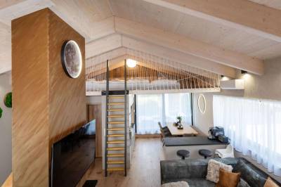 Obývačka so SMART TV a gaučom, Apartmanica Hrabovo 32-3B, Ružomberok