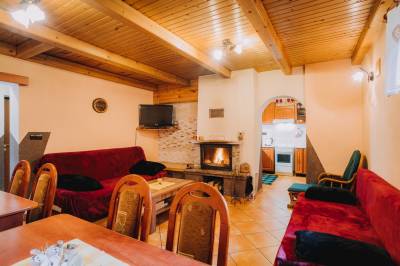 Spoločenská miestnosť, Rodinná chata Hybe, Hybe