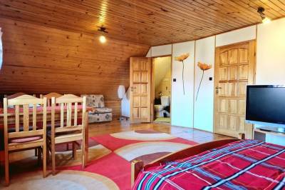 Dvojlôžková izba s možnosťou 2 prísteliek, Rodinná chata Hybe, Hybe