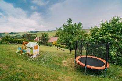 Detské ihrisko s trampolínou, Rodinná chata Hybe, Hybe