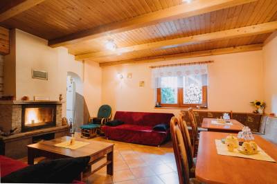 Spoločenská miestnosť, Rodinná chata Hybe, Hybe