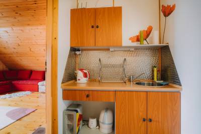 Kuchynský kút v podkroví, Rodinná chata Hybe, Hybe