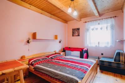 Dvojlôžková izba s možnosťou 1 prístelky, Rodinná chata Hybe, Hybe