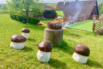 Ohnisko, Rodinná chata Hybe, Hybe