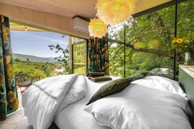 Interiér - pohodlná manželská posteľ a nezabudnuteľné výhľady, Kutica 4, Nová Baňa