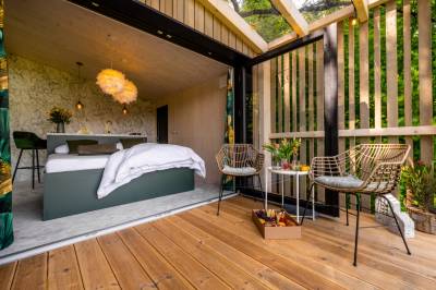 Interiér - pohodlná manželská posteľ a nezabudnuteľné výhľady, Kutica 4, Nová Baňa