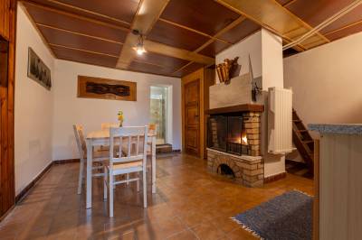 Spoločenská miestnosť s krbom 2, Chata v Jasenovej, Jasenová