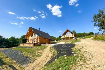 Exteriér, Zrubová rozprávka nad rybníkom, Kostolná Ves