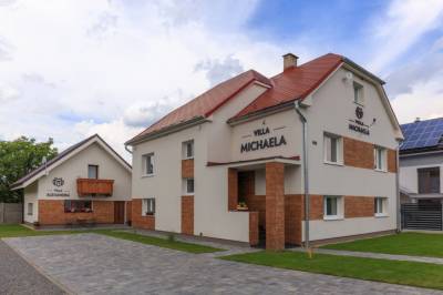 Exteriér ubytovania s parkovaním vo dvore, Villa Michaela, Bešeňová