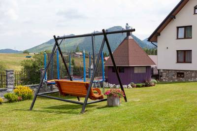 Záhradná hojdačka a trampolína, Vila Andrea, Ždiar