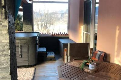 Terasa so sedením a vírivkou, Dovolenkový dom Čarnica, Mlynky