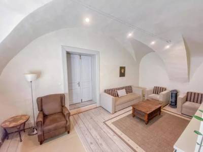 Apartmán č. 2 - obývačka s rozkladacou pohovkou, Boutique Apartments, Banská Štiavnica