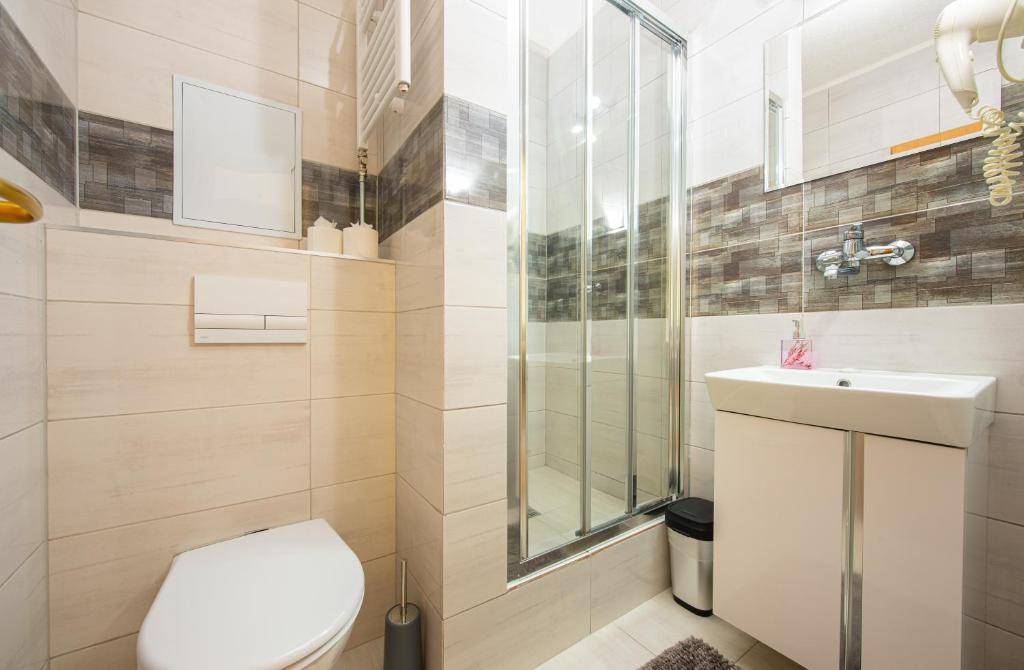 Kúpeľňa s toaletou, Apartmány Nezábudka Tatranská Štrba, Štrba