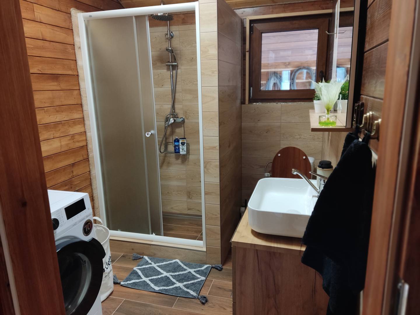 Kúpeľňa s toaletou, Chata Tajomné Karpaty, Vladiča